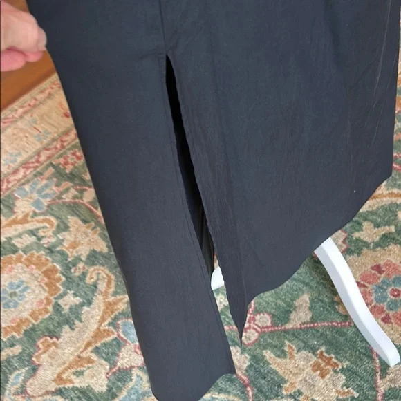 Elegant Black One-Shoulder Dress - Picture 4 of 8